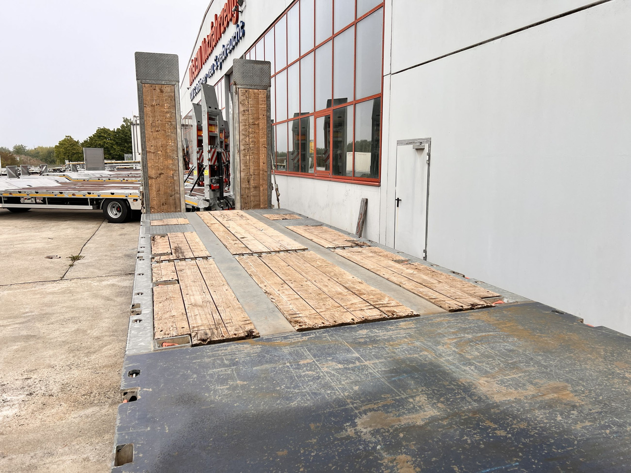 Müller Mitteltal D3 3 Achs Tieflader 9 m, Verzinkt, Wenig Benutzt - Rơ moóc thùng thấp: hình 3 Müller Mitteltal D3 3 Achs Tieflader 9 m, Verzinkt, Wenig Benutzt - Rơ moóc thùng thấp: hình 3