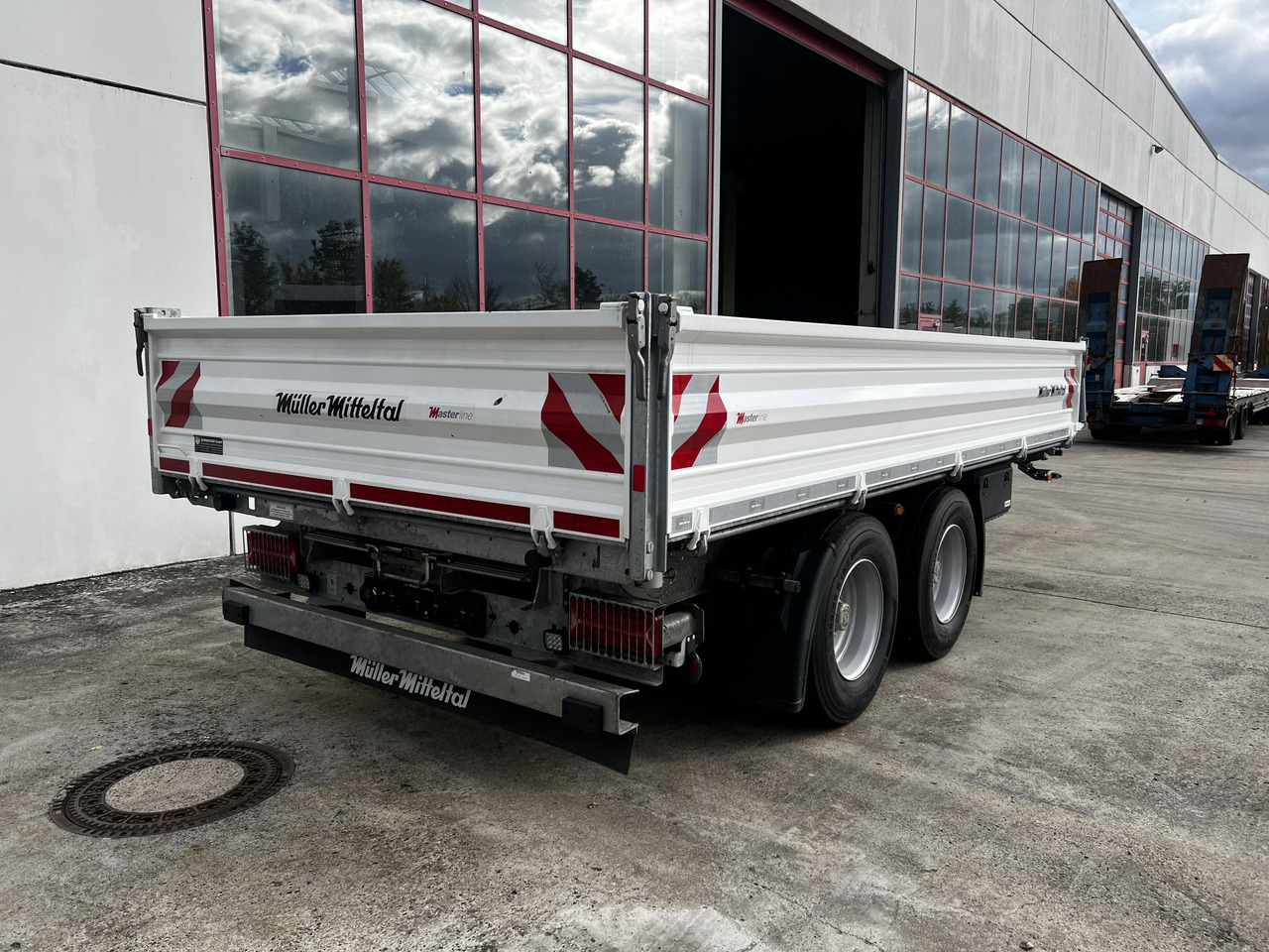 Müller Mitteltal TA-2 14,4 t Tandemkipper- Tieflader Breitbereifung NEUWERTIG - Rơ moóc ben: hình 5 Müller Mitteltal TA-2 14,4 t Tandemkipper- Tieflader Breitbereifung NEUWERTIG - Rơ moóc ben: hình 5