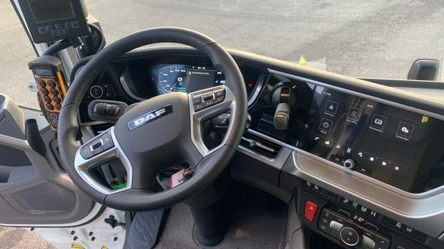 DAF XF 480 FAN Abroller VDL DAF XF 480 FAN Abroller VDL - Xe tải nâng móc: hình 5 DAF XF 480 FAN Abroller VDL DAF XF 480 FAN Abroller VDL - Xe tải nâng móc: hình 5