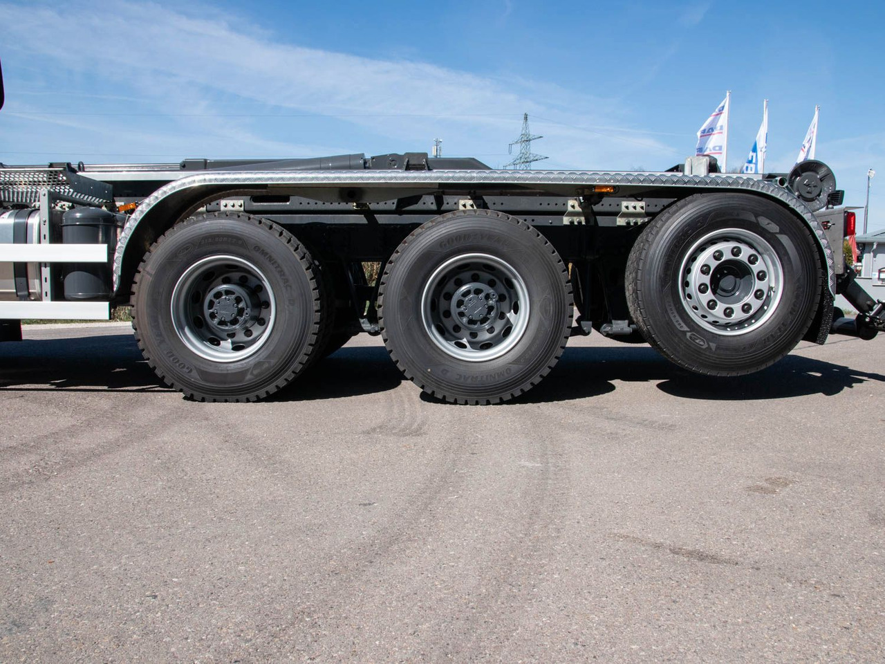 DAF XF 530 FAW mit VDL Abrollkipper DAF XF 530 FAW mit VDL Abrollkipper - Xe tải nâng móc: hình 5 DAF XF 530 FAW mit VDL Abrollkipper DAF XF 530 FAW mit VDL Abrollkipper - Xe tải nâng móc: hình 5