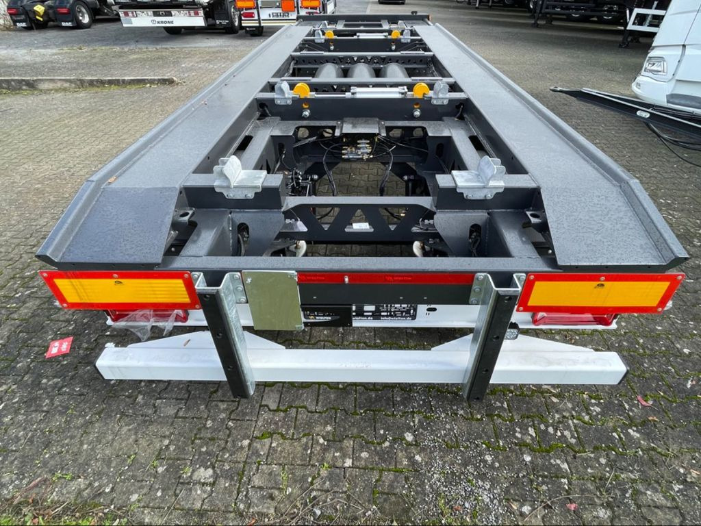 Wielton 2-Achs Außenroller-Abrollanhänger Wielton 2-Achs Außenroller-Abrollanhänger - Rơ moóc thùng chứa: hình 4 Wielton 2-Achs Außenroller-Abrollanhänger Wielton 2-Achs Außenroller-Abrollanhänger - Rơ moóc thùng chứa: hình 4