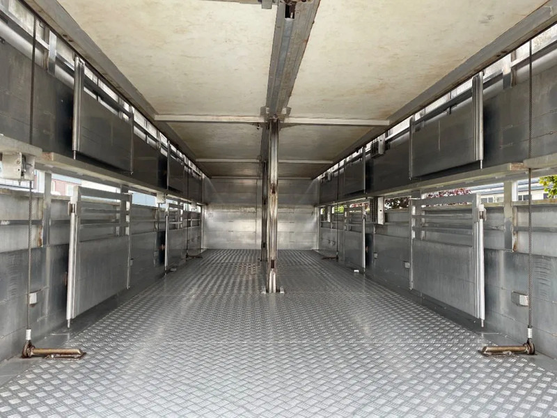 DAF XF 460 2017 berdex 3 lagen varkens - Xe tải chở gia súc: hình 5 DAF XF 460 2017 berdex 3 lagen varkens - Xe tải chở gia súc: hình 5