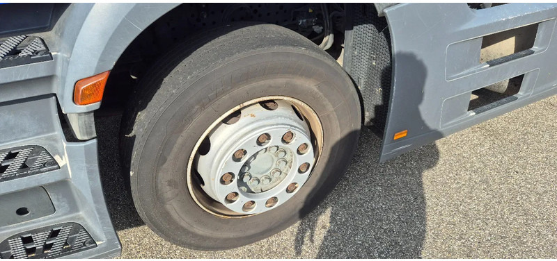 Xe đầu kéo Mercedes-Benz Actros 1833: hình 13 Xe đầu kéo Mercedes-Benz Actros 1833: hình 13