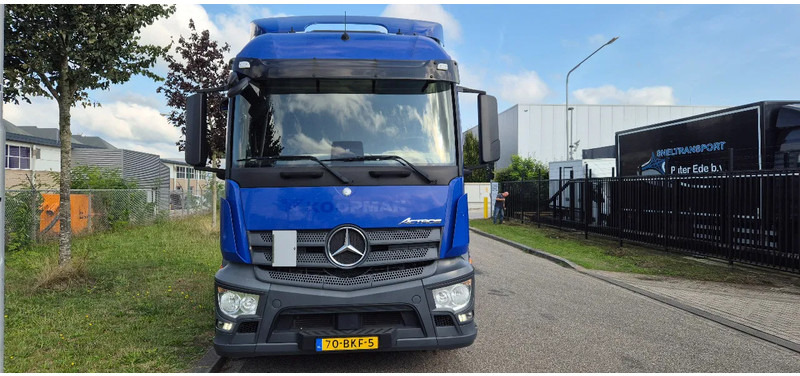 Mercedes-Benz Actros 1833 - Xe đầu kéo: hình 3 Mercedes-Benz Actros 1833 - Xe đầu kéo: hình 3