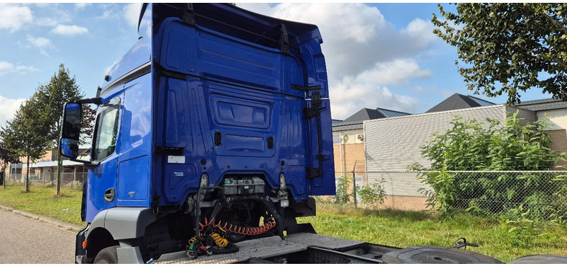 Xe đầu kéo Mercedes-Benz Actros 1833: hình 14 Xe đầu kéo Mercedes-Benz Actros 1833: hình 14