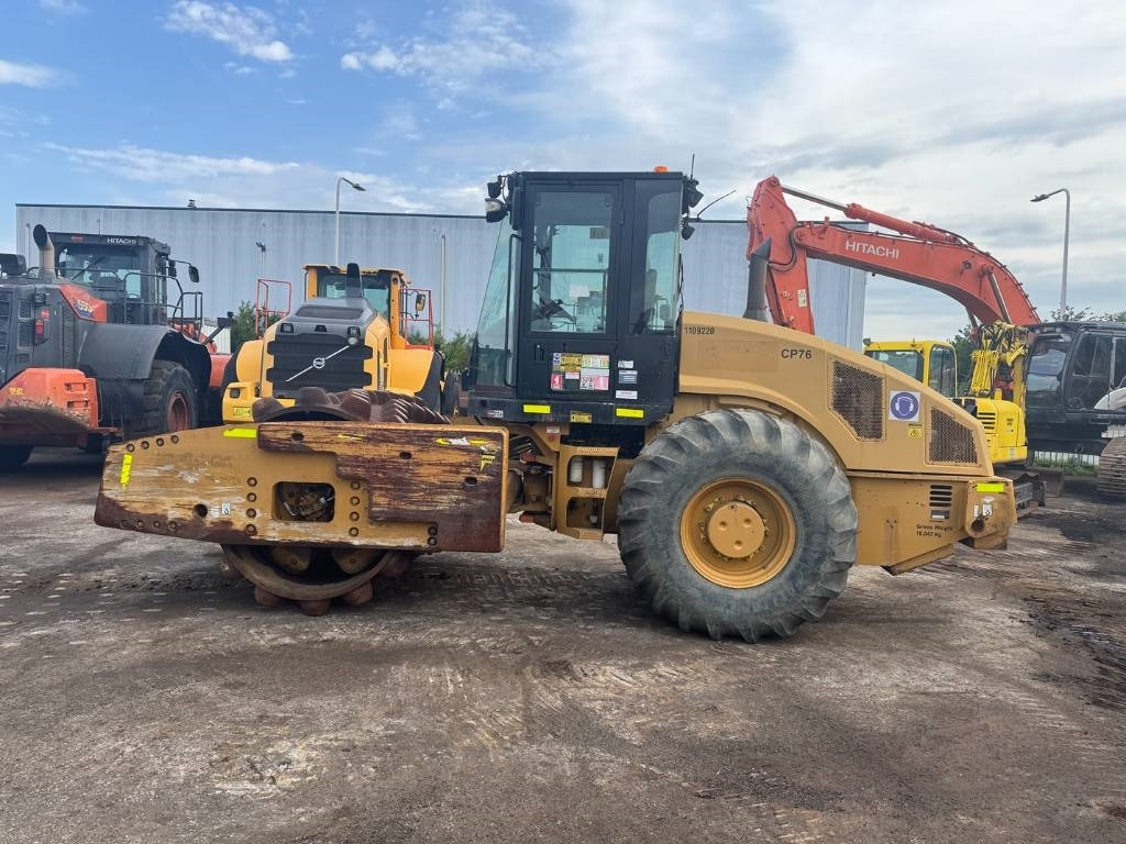 CAT CP 76 - Máy đầm: hình 1 CAT CP 76 - Máy đầm: hình 1