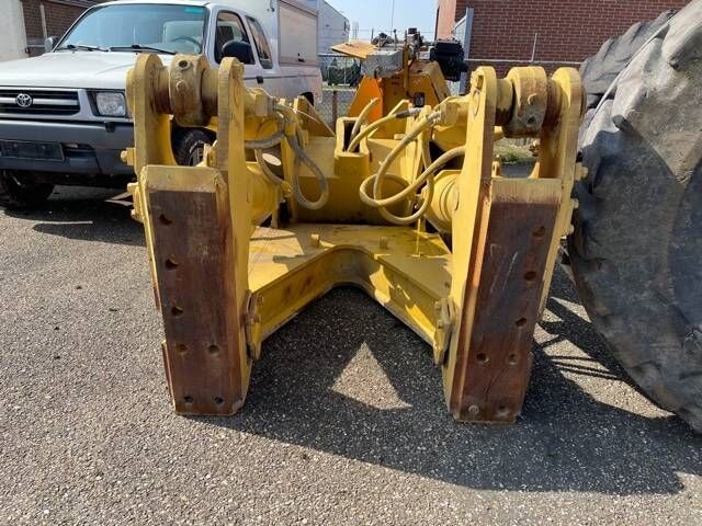 CAT D 8 R Ripper CAT D 8 R Ripper - Cần xé cho Máy móc xây dựng: hình 4 CAT D 8 R Ripper CAT D 8 R Ripper - Cần xé cho Máy móc xây dựng: hình 4
