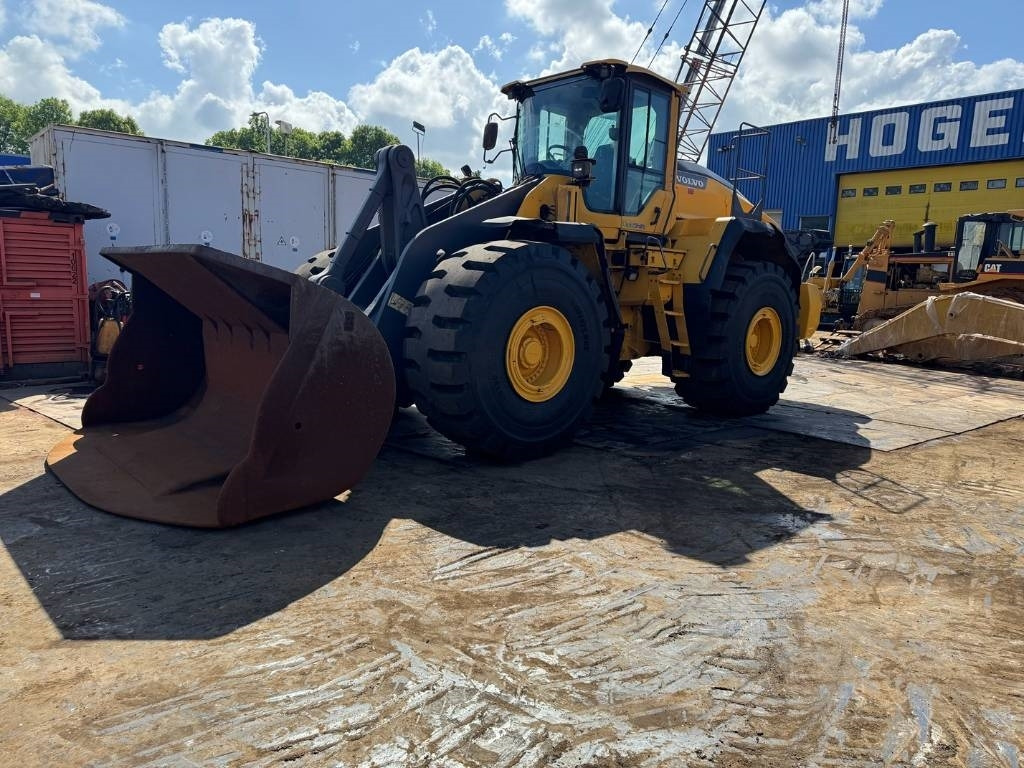 Volvo L 220 H ( WITH NEW TYRES ) - Máy xúc lật bánh lốp: hình 1 Volvo L 220 H ( WITH NEW TYRES ) - Máy xúc lật bánh lốp: hình 1