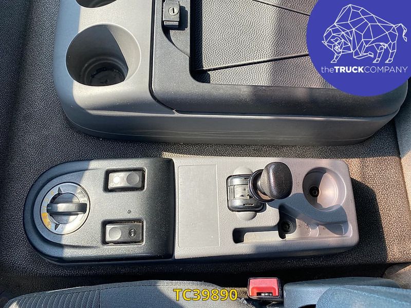 DAF LF 55 220 - Xe tải thùng mui bạt: hình 4 DAF LF 55 220 - Xe tải thùng mui bạt: hình 4
