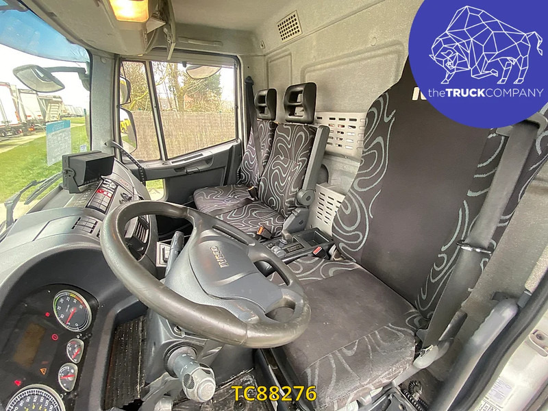 Iveco EuroCargo 120 E22 - Xe tải đông lạnh: hình 4 Iveco EuroCargo 120 E22 - Xe tải đông lạnh: hình 4