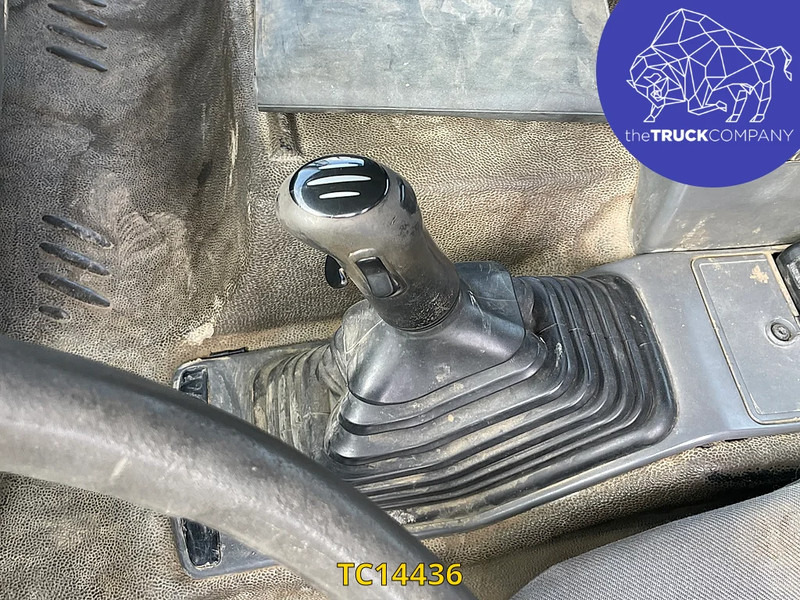 Renault Kerax 370 - Xe chở container/ Xe tải hoán đổi thân: hình 4 Renault Kerax 370 - Xe chở container/ Xe tải hoán đổi thân: hình 4