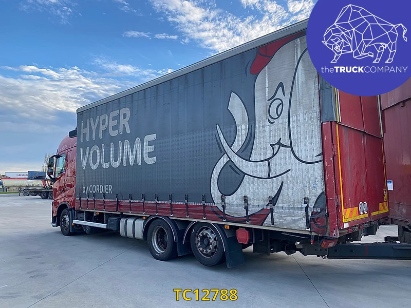 Volvo FH 500 - Xe tải thùng mui bạt: hình 2 Volvo FH 500 - Xe tải thùng mui bạt: hình 2