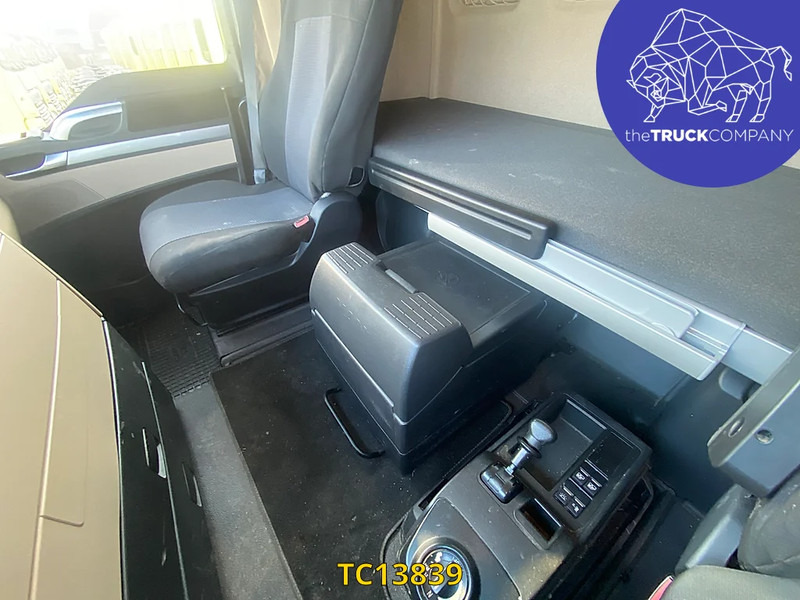 MAN TGX 460 - Xe đầu kéo: hình 2 MAN TGX 460 - Xe đầu kéo: hình 2
