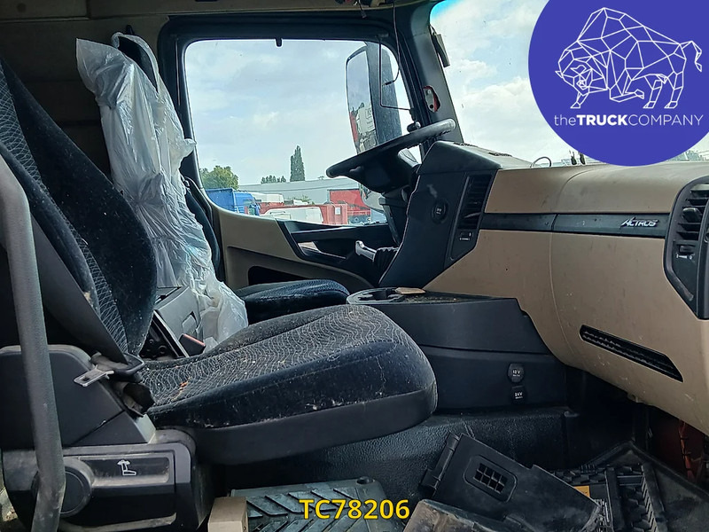 Xe đầu kéo Mercedes-Benz Actros 1842: hình 9