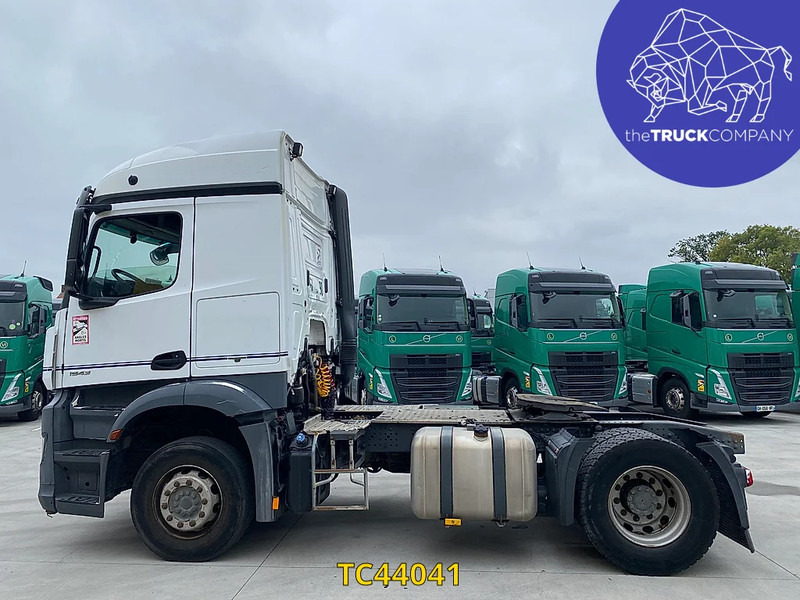 Mercedes-Benz Arocs 1943 - Xe đầu kéo: hình 2 Mercedes-Benz Arocs 1943 - Xe đầu kéo: hình 2