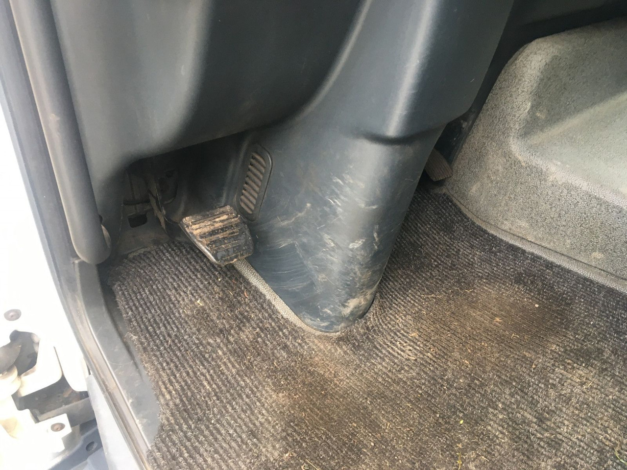 MAN 12.210 Erst 302000 km - Xe tải thùng mui bạt: hình 5 MAN 12.210 Erst 302000 km - Xe tải thùng mui bạt: hình 5