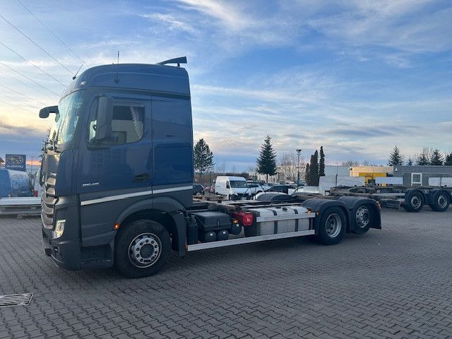 Mercedes-Benz 2548 Mercedes-Benz 2548 - Xe chở container/ Xe tải hoán đổi thân: hình 2 Mercedes-Benz 2548 Mercedes-Benz 2548 - Xe chở container/ Xe tải hoán đổi thân: hình 2