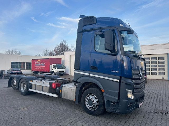Mercedes-Benz 2548 Mercedes-Benz 2548 - Xe chở container/ Xe tải hoán đổi thân: hình 1 Mercedes-Benz 2548 Mercedes-Benz 2548 - Xe chở container/ Xe tải hoán đổi thân: hình 1