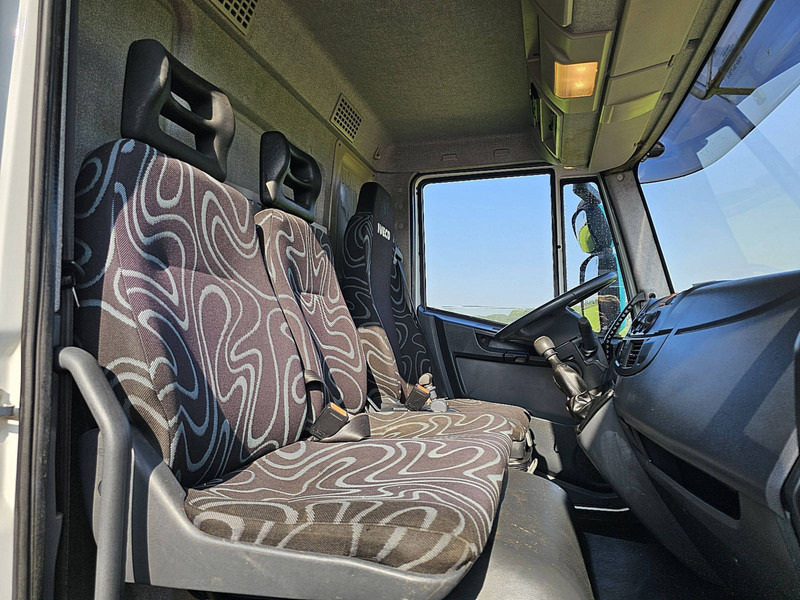 Cho thuê Iveco 75E18 EUROCARGO MANUAL LIFT 3 SEATS Iveco 75E18 EUROCARGO MANUAL LIFT 3 SEATS: hình 7 Cho thuê Iveco 75E18 EUROCARGO MANUAL LIFT 3 SEATS Iveco 75E18 EUROCARGO MANUAL LIFT 3 SEATS: hình 7