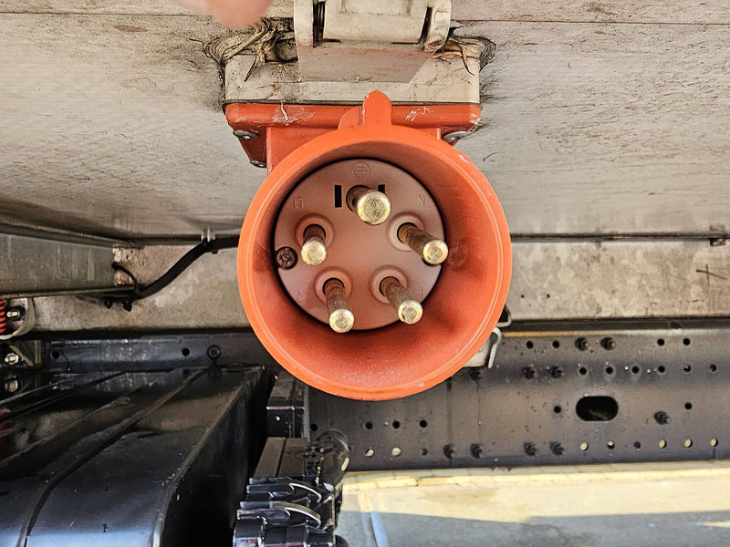 Xe tải đông lạnh MAN 18.250 TGM BI-TEMP TAILLIFT: hình 16 Xe tải đông lạnh MAN 18.250 TGM BI-TEMP TAILLIFT: hình 16