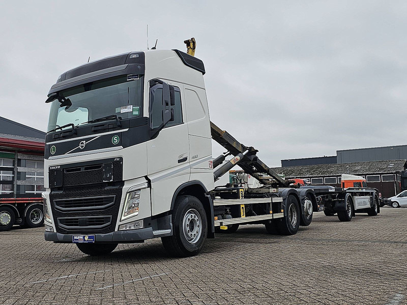 Volvo FH 460 6X2 HYVALIFT 291TKM - Xe tải nâng móc: hình 1 Volvo FH 460 6X2 HYVALIFT 291TKM - Xe tải nâng móc: hình 1
