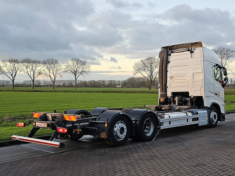 Volvo FH 460 - Xe chở container/ Xe tải hoán đổi thân: hình 3 Volvo FH 460 - Xe chở container/ Xe tải hoán đổi thân: hình 3