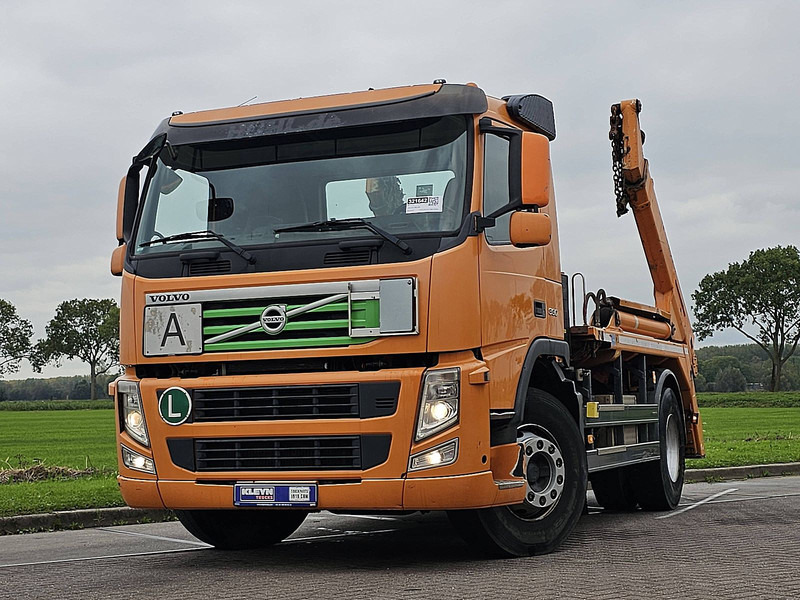Volvo FM 330 - Xe tải chở thùng nhỏ: hình 1 Volvo FM 330 - Xe tải chở thùng nhỏ: hình 1
