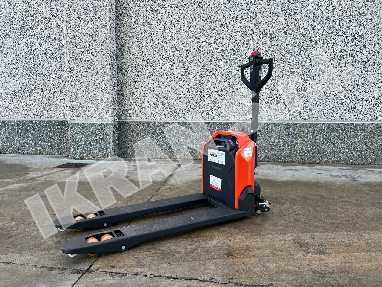 Toyota BT Tyro LHE130 - Xe tải nâng pallet: hình 1 Toyota BT Tyro LHE130 - Xe tải nâng pallet: hình 1