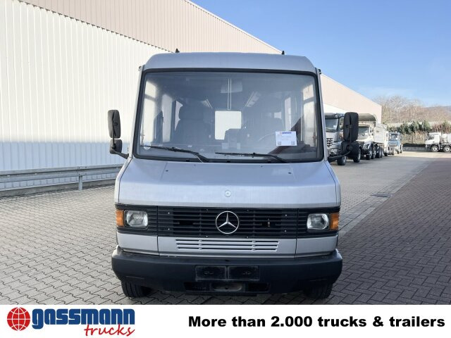 Xe bus mini, Xe van chở khách Mercedes-Benz 711 D-KA 4x2, Standklima, 11-Sitze, 2 x on stock: hình 9
