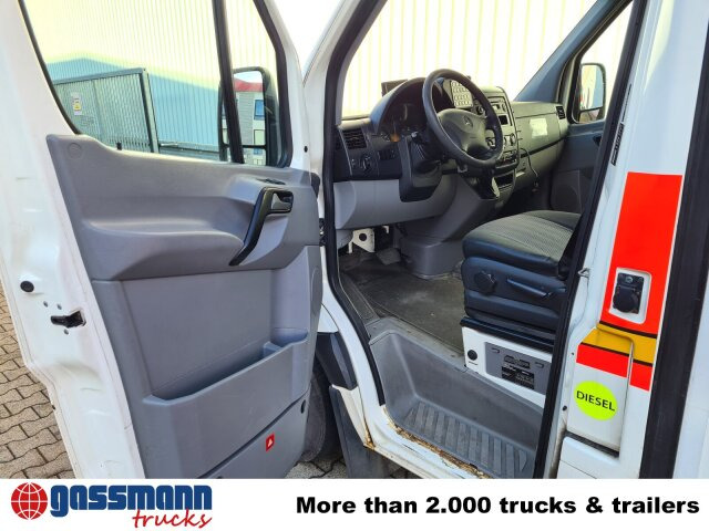 Mercedes-Benz Sprinter 316 KA 4x2, Rettungswagen - Xe van chở hàng: hình 4 Mercedes-Benz Sprinter 316 KA 4x2, Rettungswagen - Xe van chở hàng: hình 4