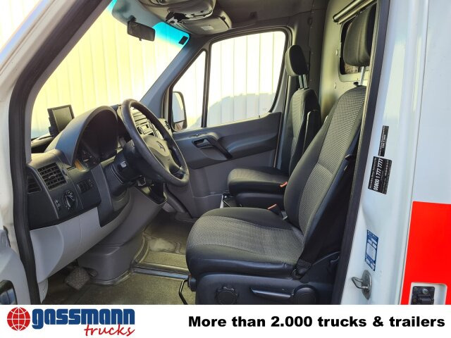 Mercedes-Benz Sprinter 316 KA 4x2, Rettungswagen - Xe van chở hàng: hình 5 Mercedes-Benz Sprinter 316 KA 4x2, Rettungswagen - Xe van chở hàng: hình 5