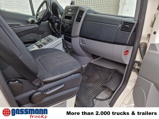 Mercedes-Benz Sprinter 516 CDI 4x2, Rettungswagen - Xe van chở hàng: hình 4 Mercedes-Benz Sprinter 516 CDI 4x2, Rettungswagen - Xe van chở hàng: hình 4