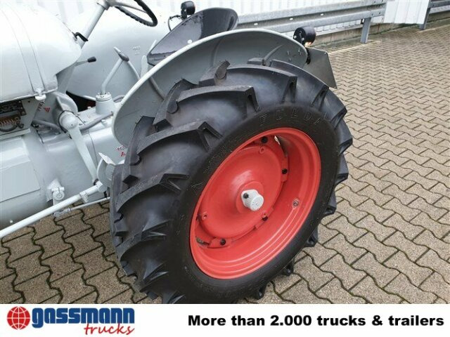 Traktor DL25 - Máy cày: hình 2 Traktor DL25 - Máy cày: hình 2