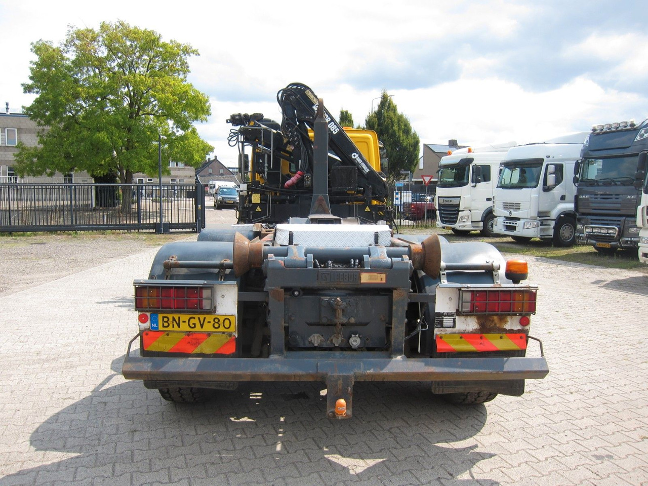 DAF CF 75 310 6X2*4 Hiab Kran Haken Manual Funk E3 - Xe tải nâng móc, Xe cẩu tự hành: hình 4 DAF CF 75 310 6X2*4 Hiab Kran Haken Manual Funk E3 - Xe tải nâng móc, Xe cẩu tự hành: hình 4