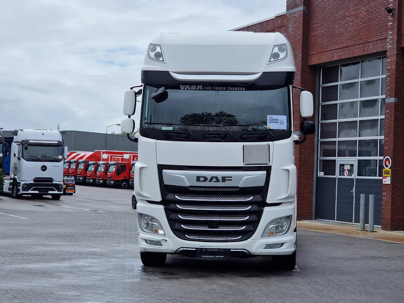 DAF XF 530 SuperSpaceCab 6x2*4 - Chassis 740 cm - Loadlift - Steering axle - Leather - - Xe tải khung gầm: hình 2 DAF XF 530 SuperSpaceCab 6x2*4 - Chassis 740 cm - Loadlift - Steering axle - Leather - - Xe tải khung gầm: hình 2