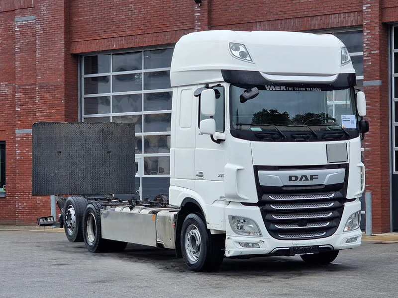 DAF XF 530 SuperSpaceCab 6x2*4 - Chassis 740 cm - Loadlift - Steering axle - Leather - - Xe tải khung gầm: hình 1 DAF XF 530 SuperSpaceCab 6x2*4 - Chassis 740 cm - Loadlift - Steering axle - Leather - - Xe tải khung gầm: hình 1