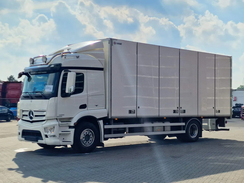 Mercedes-Benz Actros 1833 4x2 - Box with sidedoors - Loadlift - Sleeper cab - Full air - 5.80WB - Xe tải hộp: hình 3 Mercedes-Benz Actros 1833 4x2 - Box with sidedoors - Loadlift - Sleeper cab - Full air - 5.80WB - Xe tải hộp: hình 3