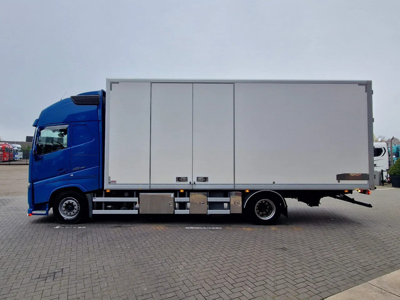 Volvo FH 13.460 Globetrotter XL 4x2 - Box with side doors - Manual gearbox - Full air - Xe tải hộp: hình 5 Volvo FH 13.460 Globetrotter XL 4x2 - Box with side doors - Manual gearbox - Full air - Xe tải hộp: hình 5
