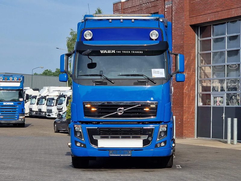 Volvo FH 16.700 Globetrotter 6x2*4 - Palfinger T20 Hook - Retarder - Steering axle - Xe tải nâng móc: hình 4 Volvo FH 16.700 Globetrotter 6x2*4 - Palfinger T20 Hook - Retarder - Steering axle - Xe tải nâng móc: hình 4