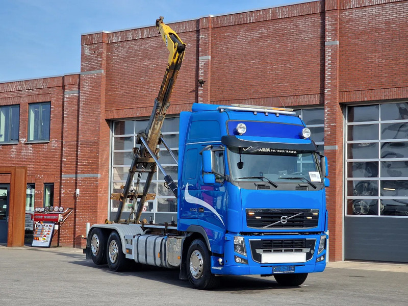 Volvo FH 16.700 Globetrotter 6x2*4 - Palfinger T20 Hook - Retarder - Steering axle - Xe tải nâng móc: hình 1 Volvo FH 16.700 Globetrotter 6x2*4 - Palfinger T20 Hook - Retarder - Steering axle - Xe tải nâng móc: hình 1