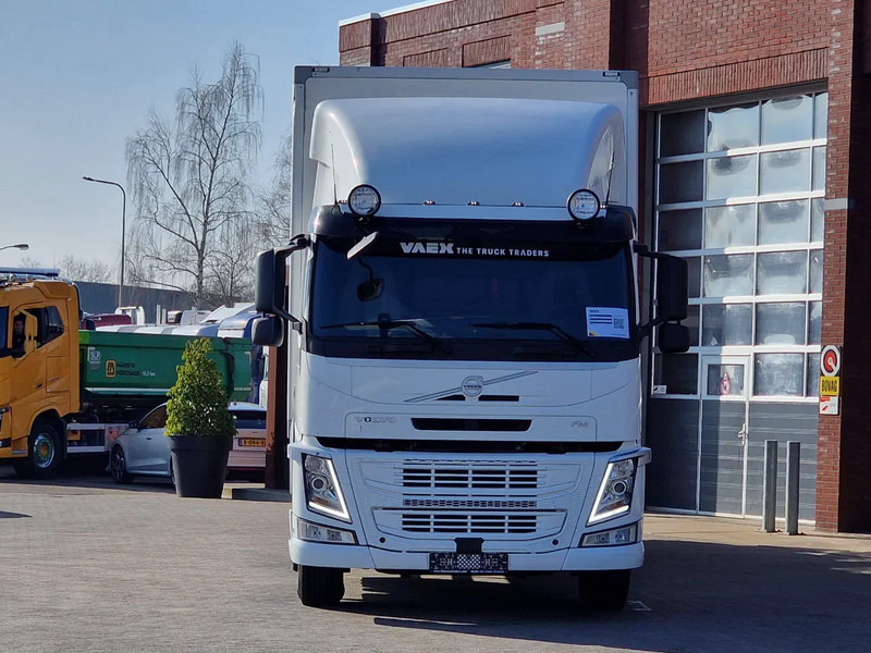Volvo FM 330 4x2 - Carrier MT 18 Frigo - Loadlift - Full air - Sleepercab - Xe tải đông lạnh: hình 2 Volvo FM 330 4x2 - Carrier MT 18 Frigo - Loadlift - Full air - Sleepercab - Xe tải đông lạnh: hình 2