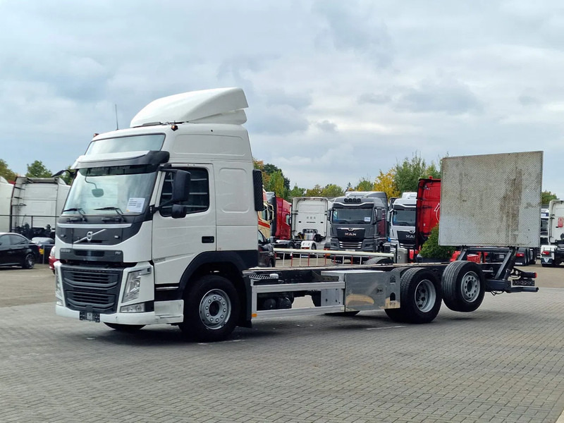Volvo FM 380 Globetrotter 6x2 Chassis - Loadlift - 4.90 WB - Full air - Low KM - Xe tải khung gầm: hình 3 Volvo FM 380 Globetrotter 6x2 Chassis - Loadlift - 4.90 WB - Full air - Low KM - Xe tải khung gầm: hình 3
