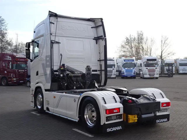 Scania 590S V8 NGS Highline 4x2 - New - Retarder - Leather - Alloy wheels Led - Navi - NEW! - Xe đầu kéo: hình 5 Scania 590S V8 NGS Highline 4x2 - New - Retarder - Leather - Alloy wheels Led - Navi - NEW! - Xe đầu kéo: hình 5