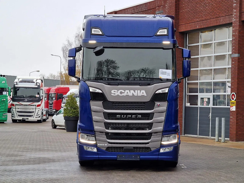 Scania S560 Highline 4x2 - Full spec - Retader - Night clima - Full air - Facelift - 2x tank - Xe đầu kéo: hình 2 Scania S560 Highline 4x2 - Full spec - Retader - Night clima - Full air - Facelift - 2x tank - Xe đầu kéo: hình 2