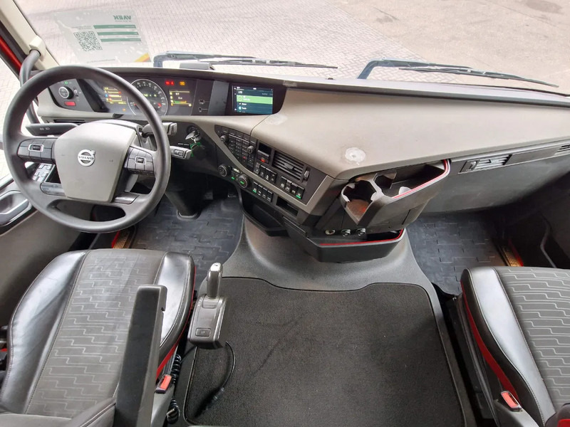 Xe đầu kéo Volvo FH 13.500 6x2 - PTO/Hydraulic - I Save - 3.00 WB - Full air: hình 12 Xe đầu kéo Volvo FH 13.500 6x2 - PTO/Hydraulic - I Save - 3.00 WB - Full air: hình 12
