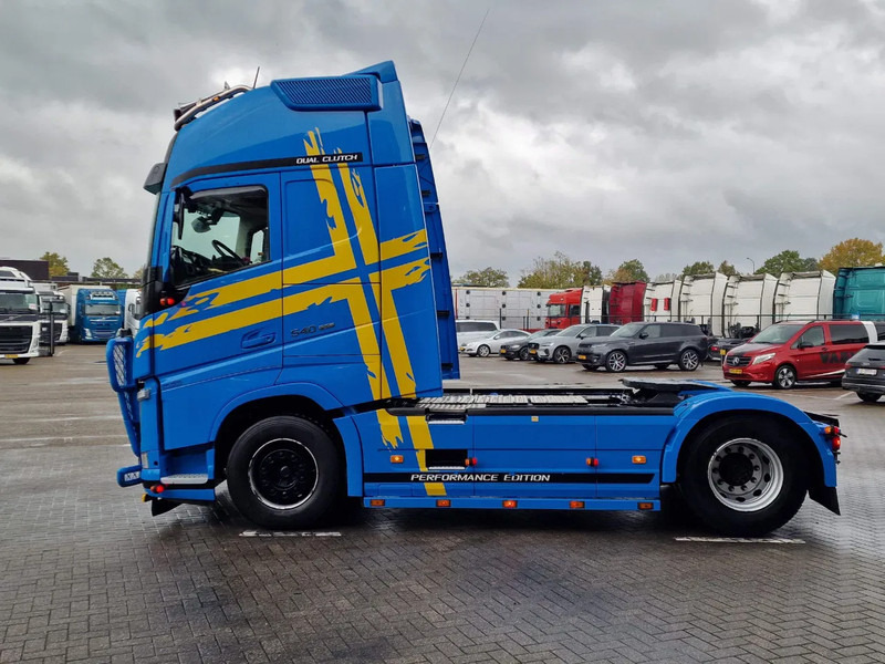 Volvo FH 13.540 Globetrotter XL 4x2 - Performance edition - I parkcool - Full air - Bull bar - Xe đầu kéo: hình 4 Volvo FH 13.540 Globetrotter XL 4x2 - Performance edition - I parkcool - Full air - Bull bar - Xe đầu kéo: hình 4