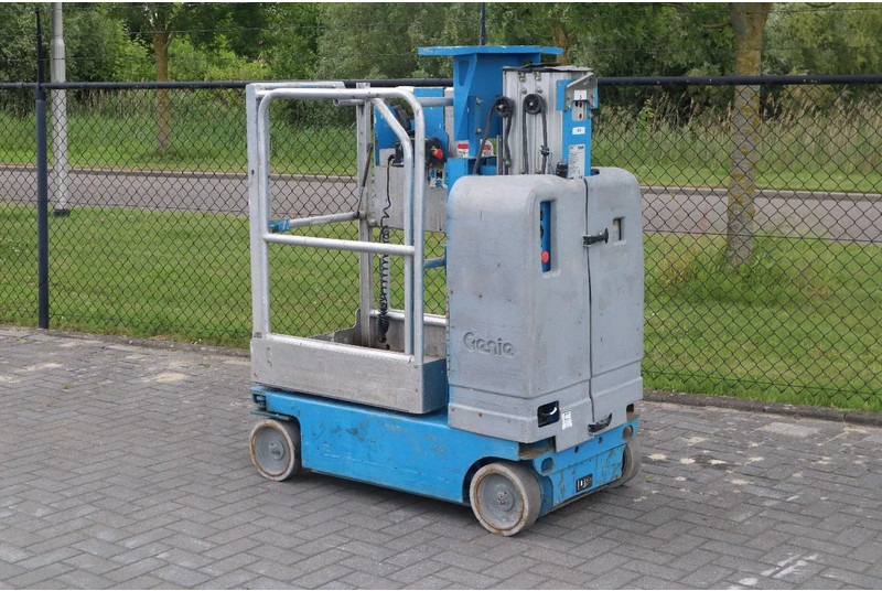 Genie GR-12 | 5.45 METER | 227 KG | MULTIPLE UNITS - Nền bục trên không: hình 3 Genie GR-12 | 5.45 METER | 227 KG | MULTIPLE UNITS - Nền bục trên không: hình 3
