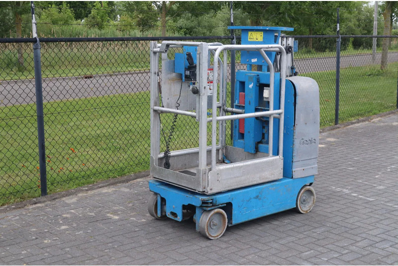Genie GR-12 | 5.45 METER | 227 KG | MULTIPLE UNITS - Nền bục trên không: hình 2 Genie GR-12 | 5.45 METER | 227 KG | MULTIPLE UNITS - Nền bục trên không: hình 2