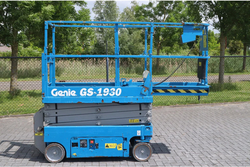 Genie GS-1930 | 7.8 METER | 227 KG - Máy nâng người hình kéo: hình 4 Genie GS-1930 | 7.8 METER | 227 KG - Máy nâng người hình kéo: hình 4