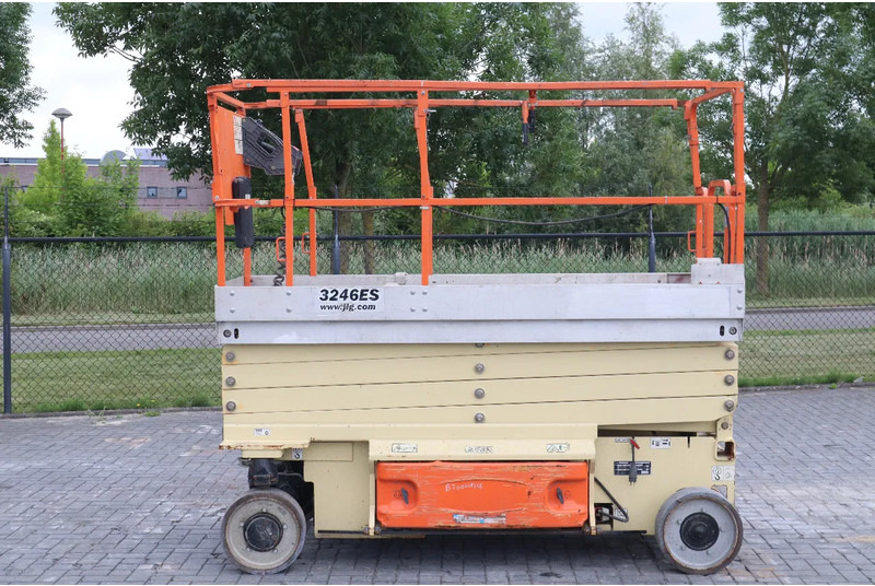 JLG 3246 ES | 12 METER | 320 KG - Máy nâng người hình kéo: hình 1 JLG 3246 ES | 12 METER | 320 KG - Máy nâng người hình kéo: hình 1